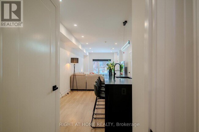 Building Photo - 55 Innes Ave
