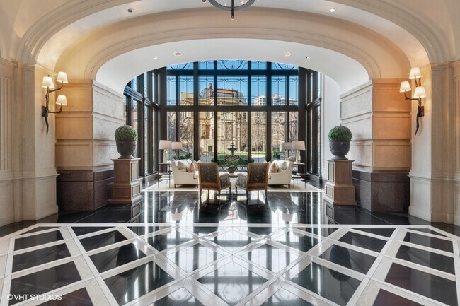 Foto del edificio - 2550 N Lakeview Ave