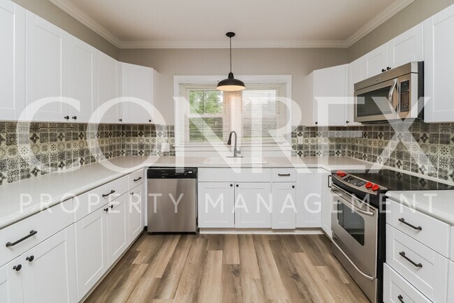 Foto del edificio - Charming 3 Bedroom Close to Downtown Conco...