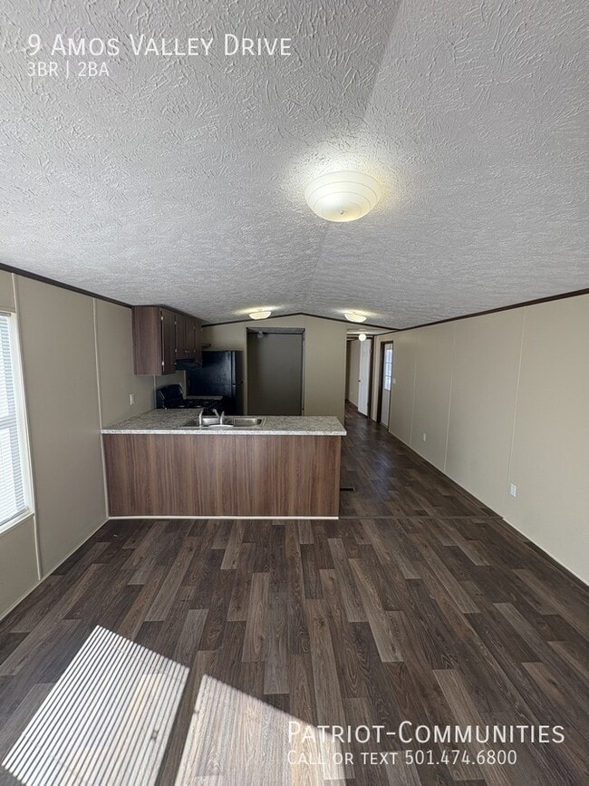 Building Photo - 9 Amos Valley Dr