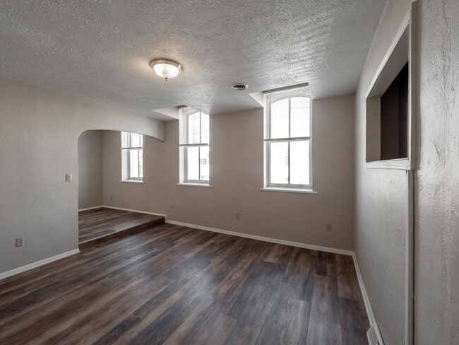 2308-2 - Steiner Realty South Side Listings