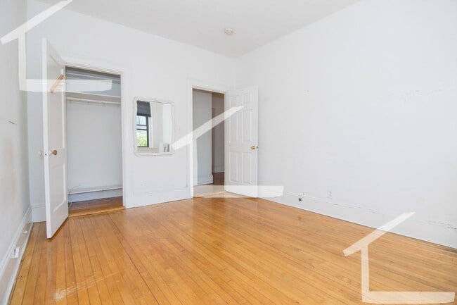 Building Photo - 2BR 1Bth unit. Heat/Hot Water included. Laundry onsite!