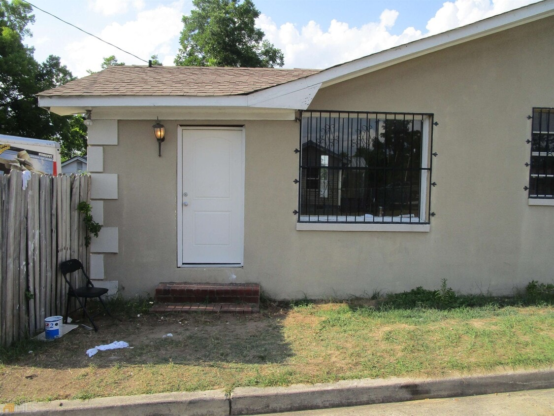 775 Grayson Ave Unit B, Macon, GA 31204 Room for Rent in Macon, GA