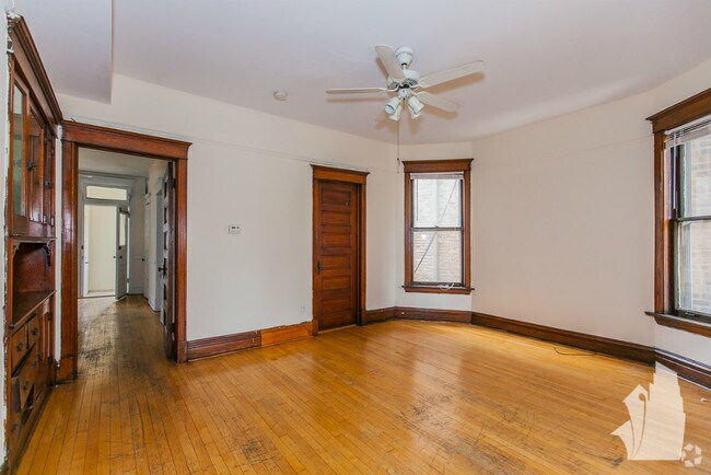 Building Photo - 3637 N Paulina St