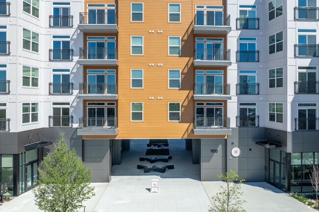 Foto del edificio - Centro at Pine Nash