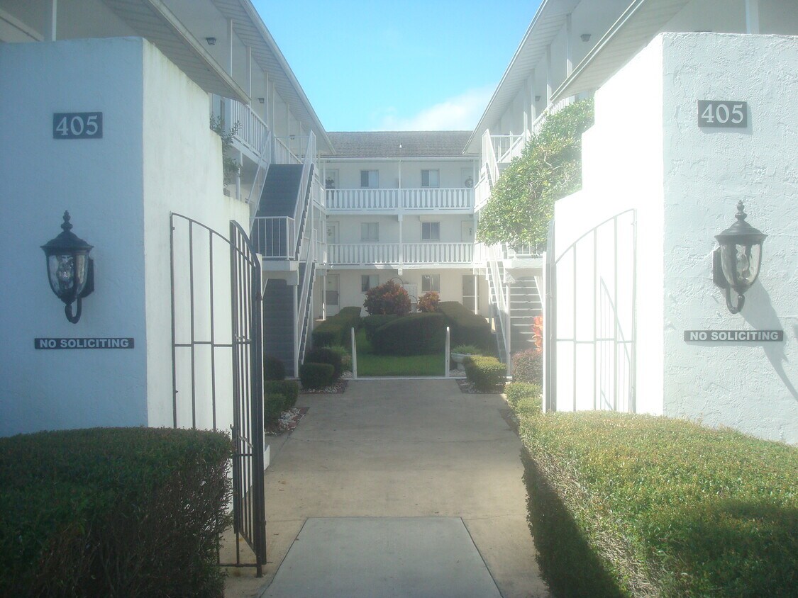 Halifax Shores Condominiums - 405 N Halifax Ave