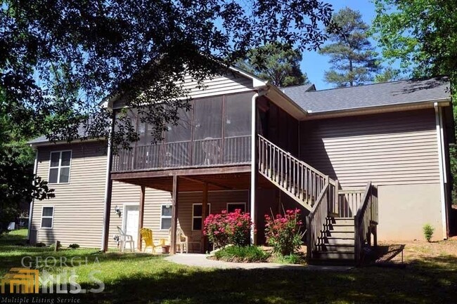 Building Photo - 427 Chateau Dr