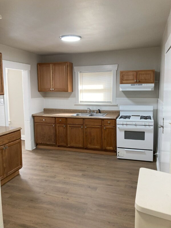 Foto del edificio - 3840 Parrish Ave