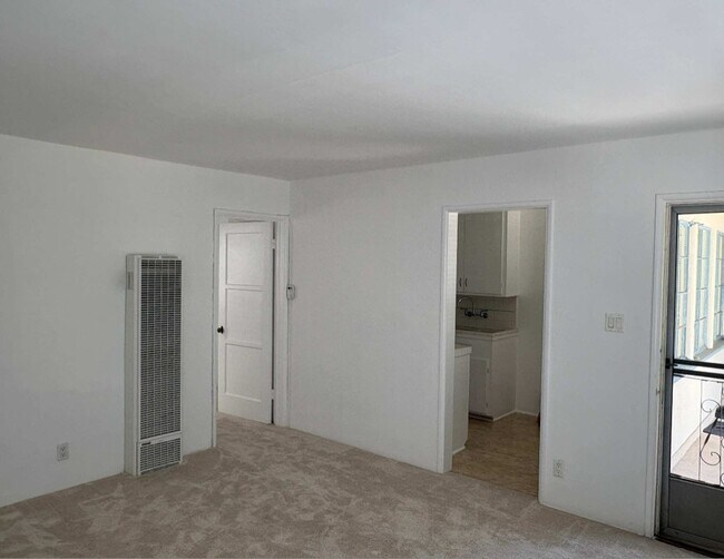 Foto del edificio - 15912 W Sunset Blvd