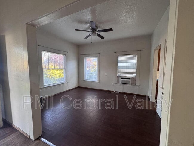 Building Photo - 1141 N Sierra Nevada St