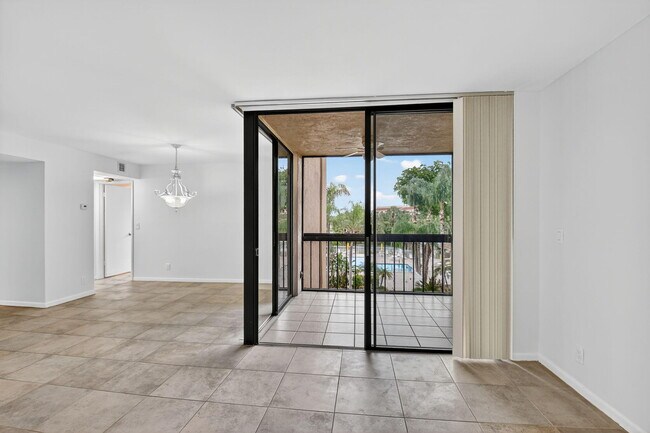 Building Photo - 2255 Lindell Blvd