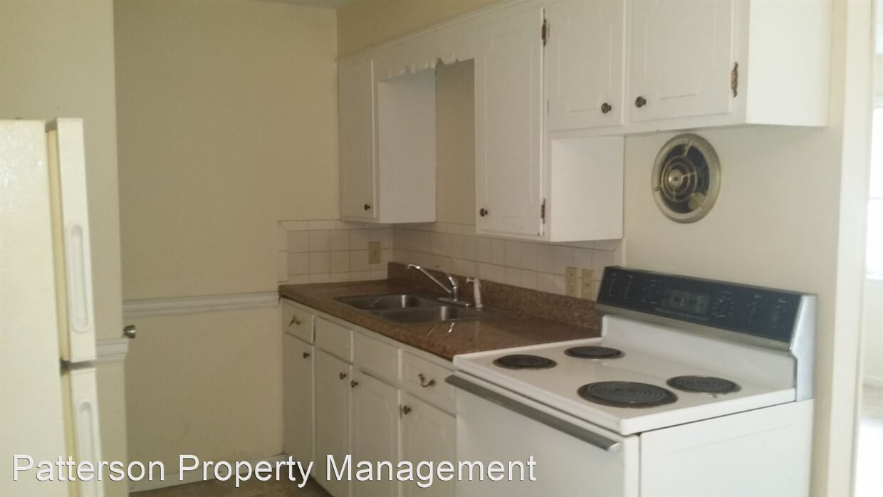 Primary Photo - 1110 Riviera St