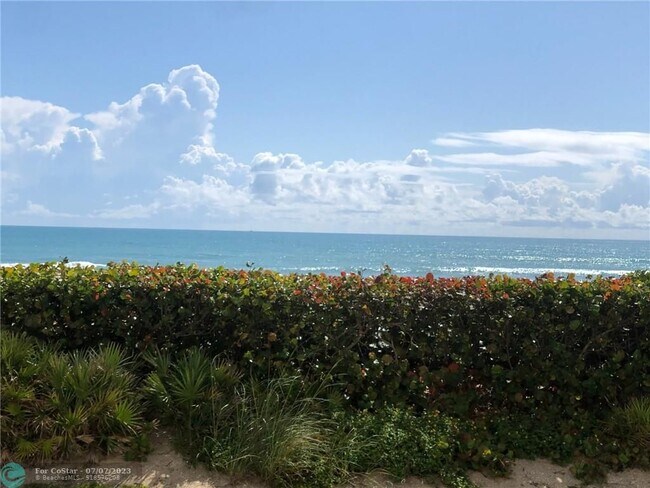Building Photo - 10044 S Ocean Dr