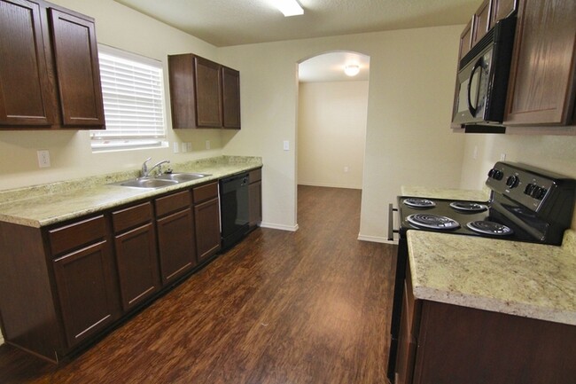 Building Photo - Aspen Park West - 3022 Aspen Meadow San An...