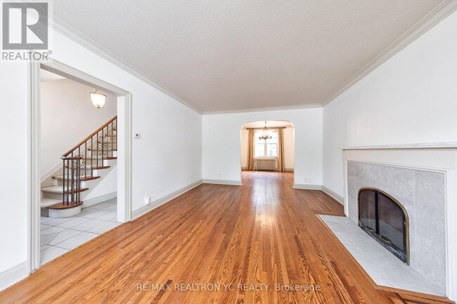 Photo du bâtiment - 425 Broadway Ave