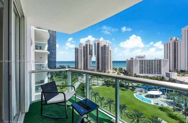 Foto del edificio - 19370 Collins Ave