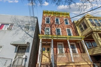 Building Photo - 302 Union St