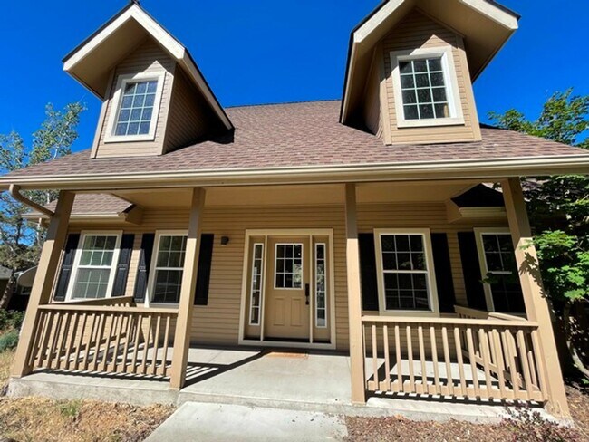 Foto del edificio - Large home in the Running Y