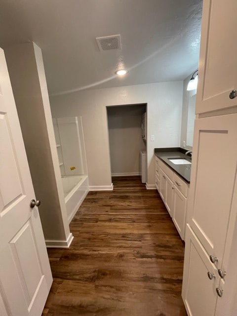 Building Photo - 604 S Montgomery St