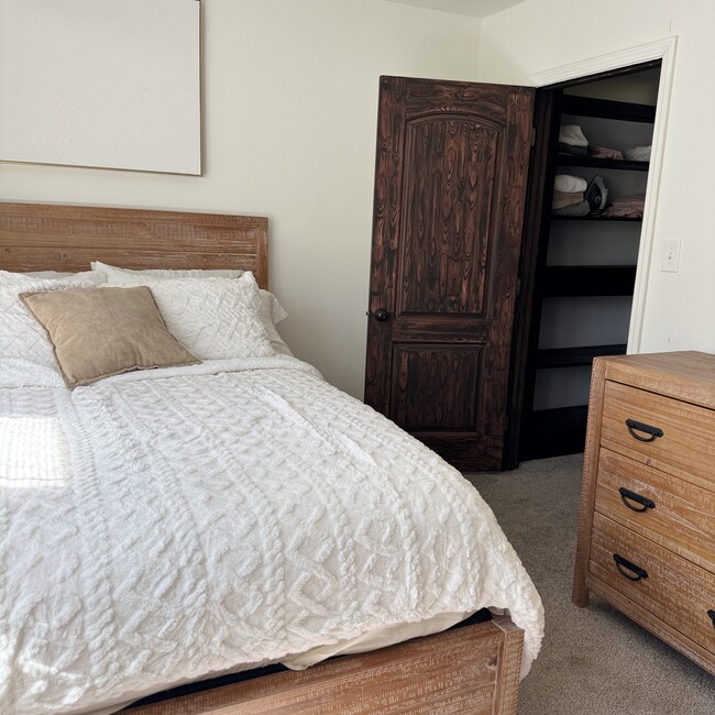 Building Photo - 951 Tecumseh St