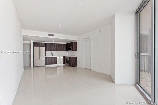 Foto del edificio - 488 NE 18th St