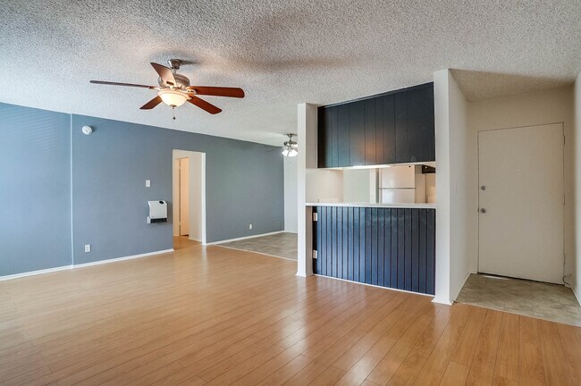 Foto del edificio - 3715 W 27th St