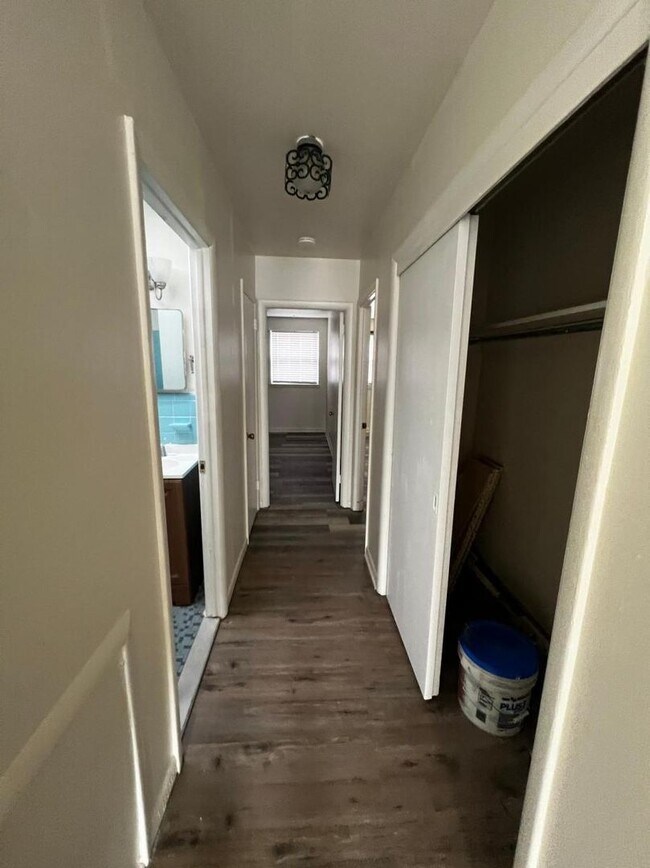 Foto del edificio - 4039 Balwynne Park Rd