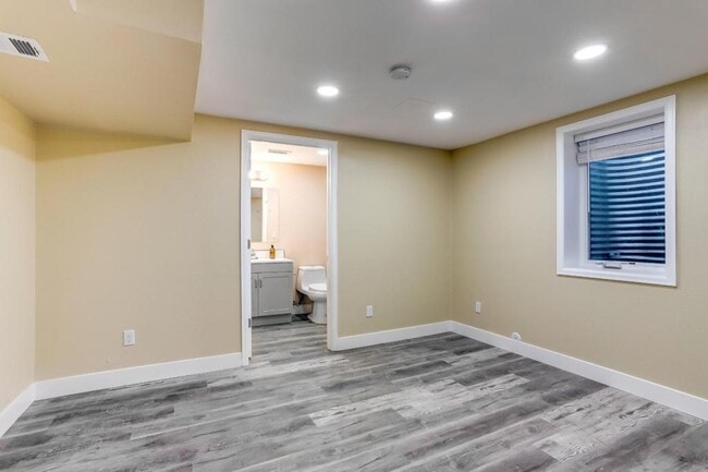 Building Photo - 15054 E Dartmouth Ave