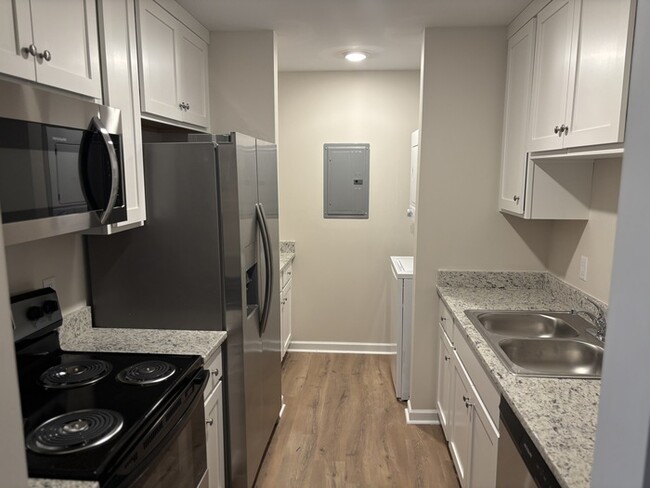 Foto del edificio - South Nashville 2 bedroom 2 bath Condo