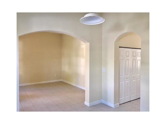 Foto del edificio - 2110 NE 40th Rd