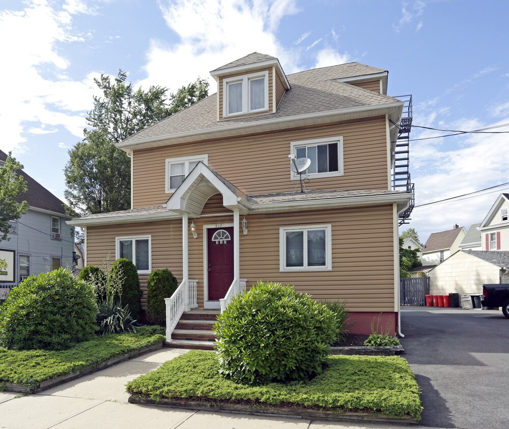 317 E Westfield Ave, Roselle Park, NJ 07204 Apartments in Roselle