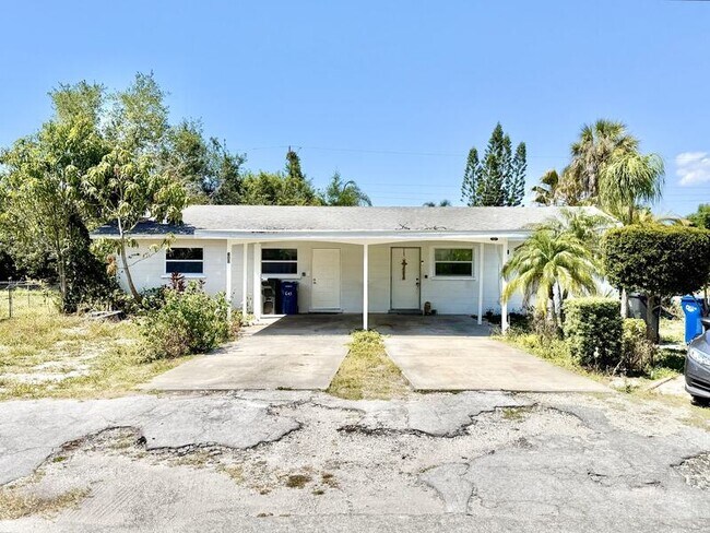 Foto del edificio - 605 64th Ave W