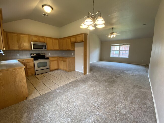 Building Photo - 4100 Applegate Dr