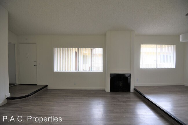 Foto del edificio - 2 br, 2 bath Apartment - 21018 Gresham Str...