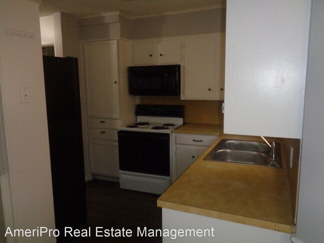 Foto del edificio - 3 br, 2 bath House - 5374 Burbank Dr.