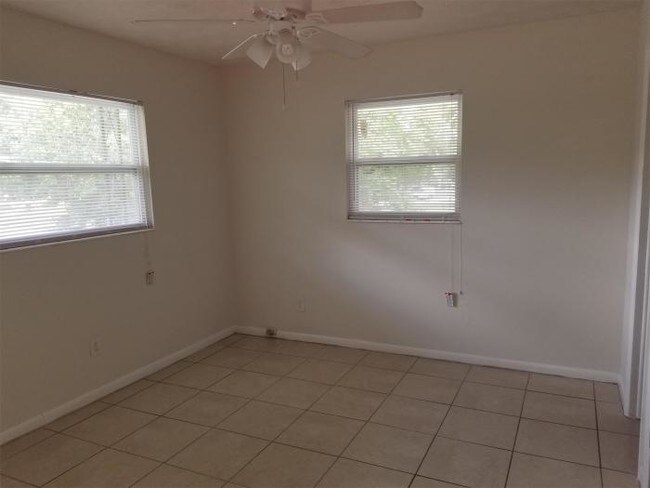 Foto del edificio - 3 bedroom in Jacksonville FL 32210