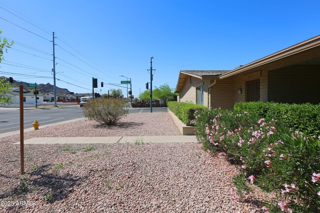 Foto del edificio - 9402 N 12th St