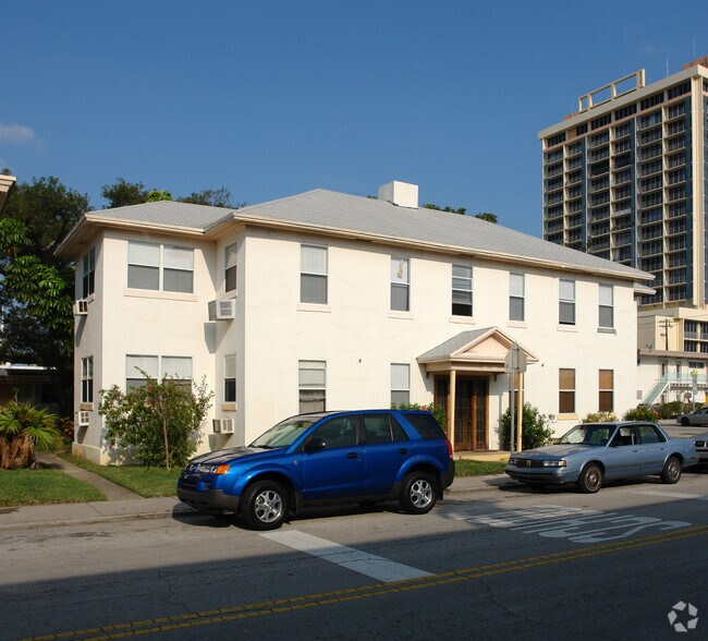 Building Photo - 310 S 17th Ave