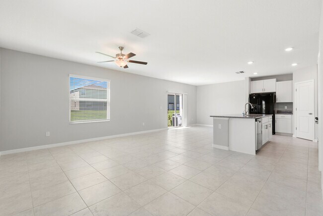 Building Photo - LIKE NEW Home For Rent in Belmont!
