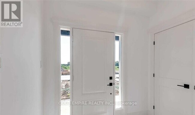 Building Photo - 28 Rosina Ln