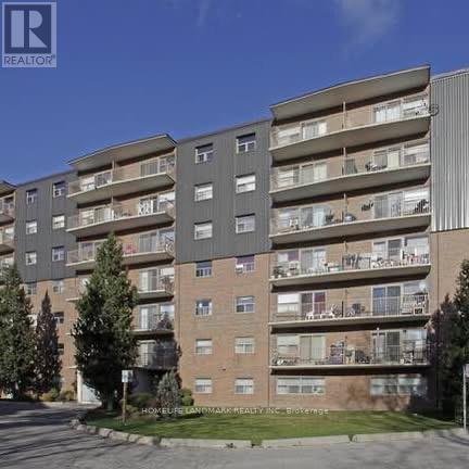 Photo du bâtiment - 65 N Service Rd