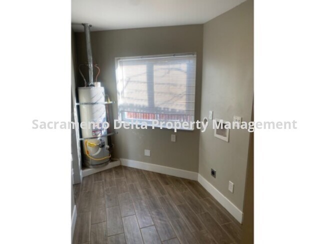 Foto del edificio - 1427 Vernon St