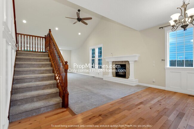 Foto del edificio - Luxury Four Bedroom Home in Oregon City!