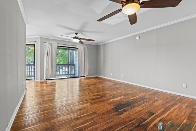 Foto del edificio - 246 Shoreline Dr