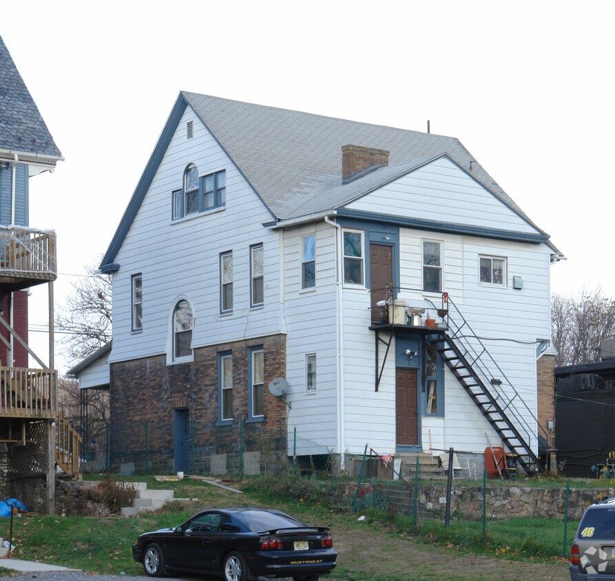 Building Photo - 1243 4th St