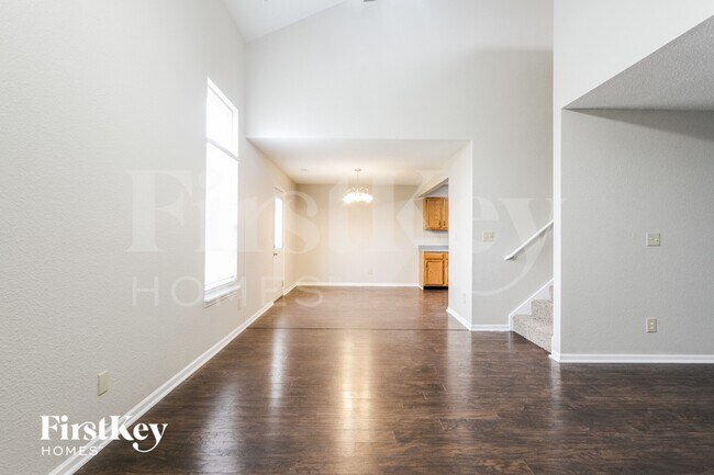 Foto del edificio - 8145 Maple Stream Ln