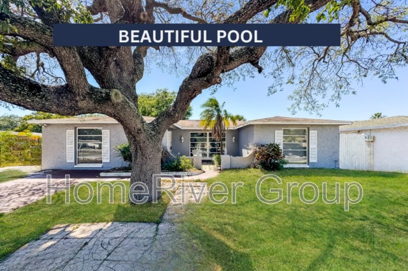 Foto principal - 10005 Regency Park Blvd
