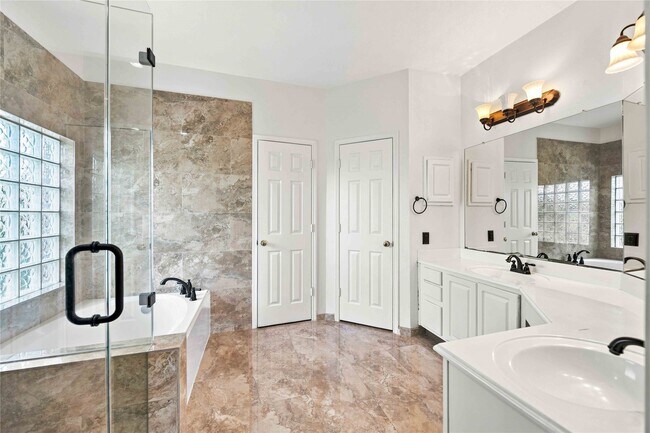 Foto del edificio - 6138 Kristen Park Ln