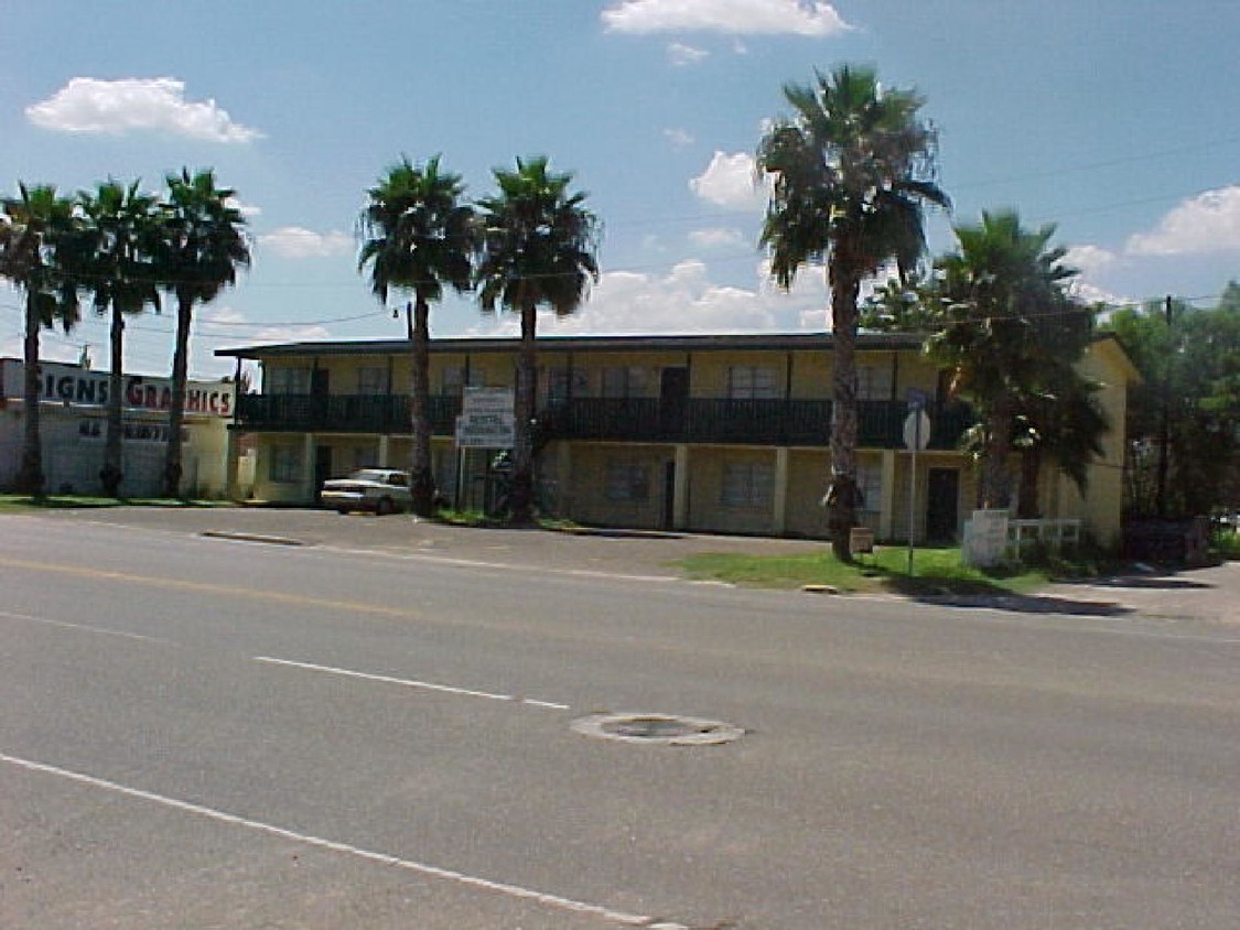 Primary Photo - 105 N Alamo Rd