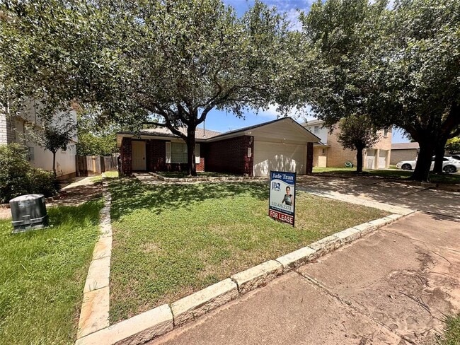 Building Photo - 17204 Ardisia Dr
